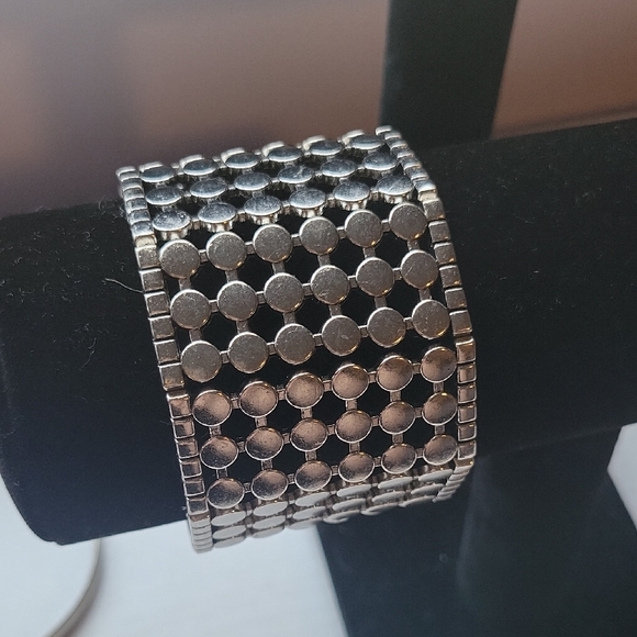 Stretchy Cuff Braclet - Picture 1 of 4